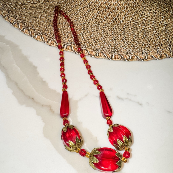 VINTAGE ART DECO CZECH RED GLASS BEAD NECKLACE - Picture 2 of 6